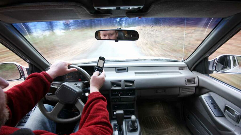 a distracted driver illustrates distraction and cognitive control - benefits