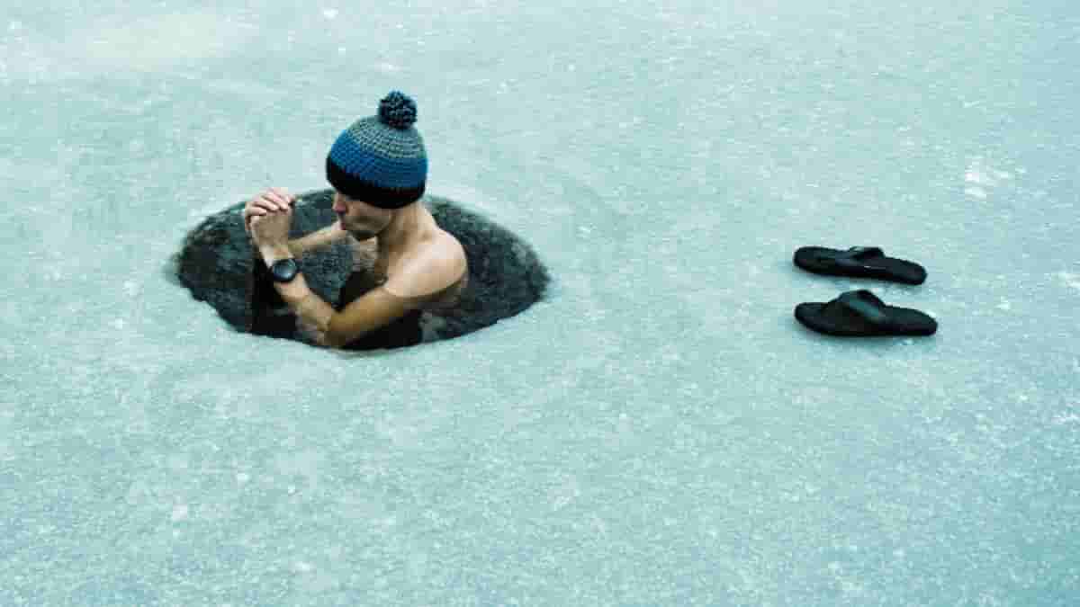 Cold-Water Immersion Changes Emotional Brain Area Connectivity